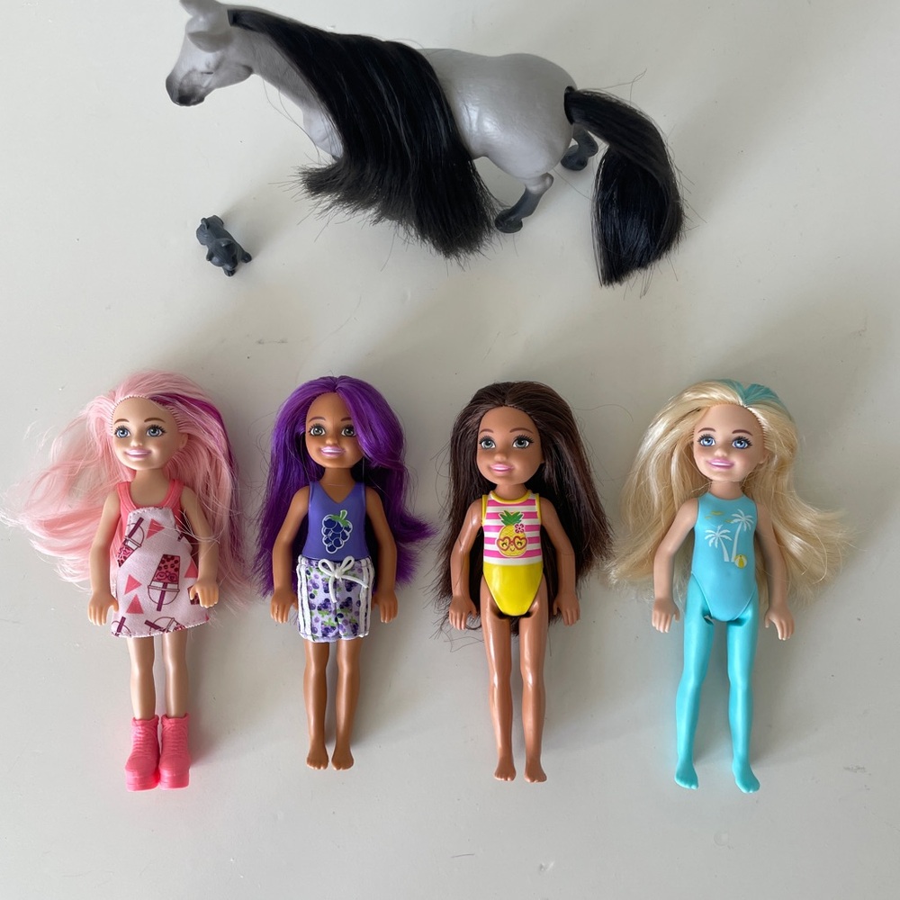 🧸 BARBIE CHELSEA SERIES DOLLS & SCHLEICH HORSE DUSTY LOT